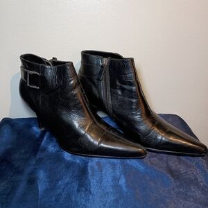 ann marino Women's Sigh Low Leather Bootie Size 7.5 M